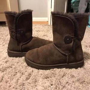 Brown Bailey button uggs